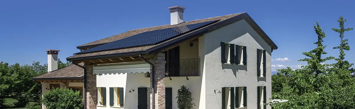 Maison équipée de panneaux photovoltaïques